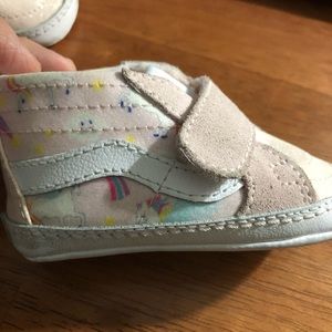 Baby VAN shoes. 💗FALL IN LOVE💗